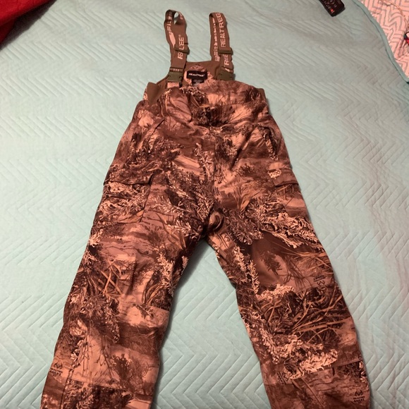 Well insulated youth hunting overalls - Picture 1 of 6